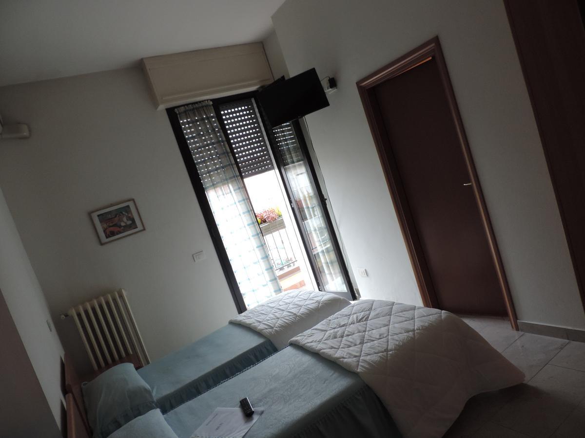 Hotel Cinzia Savignano sul Panaro Exteriör bild